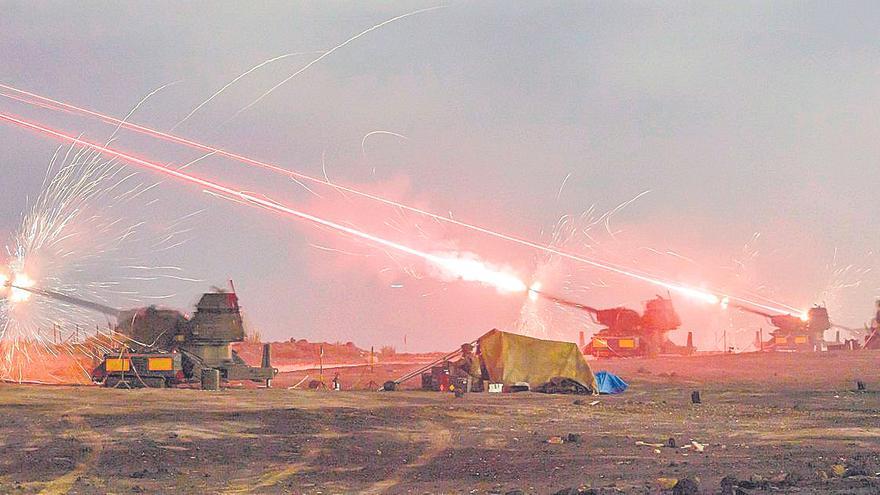 Ejercicios de tiro del Ejército en La Isleta