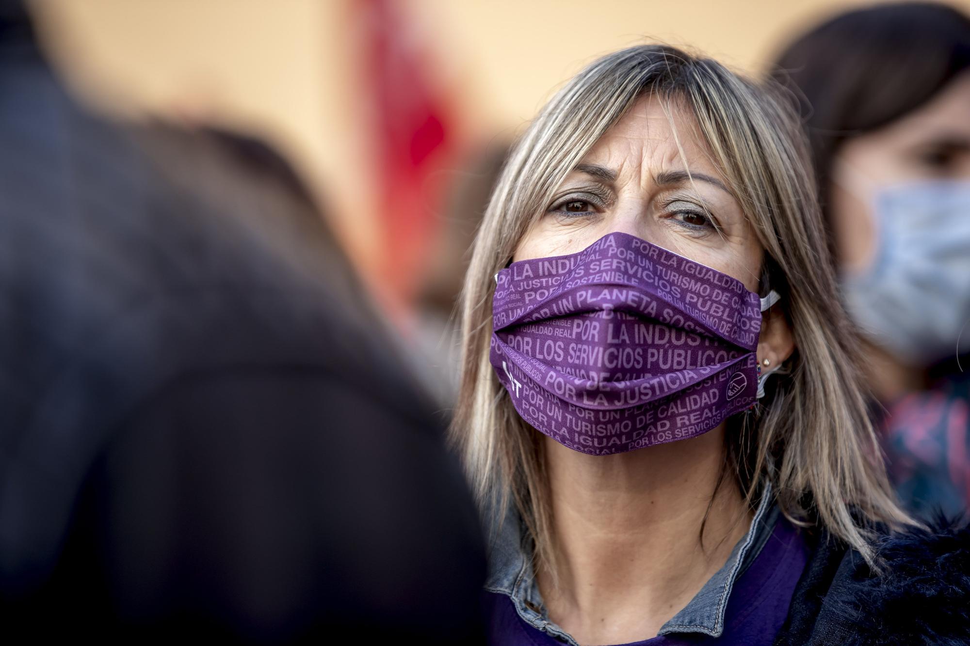 Manifestación del 25-N en Mallorca: Concentración de sindicatos en la Plaza del Olivar