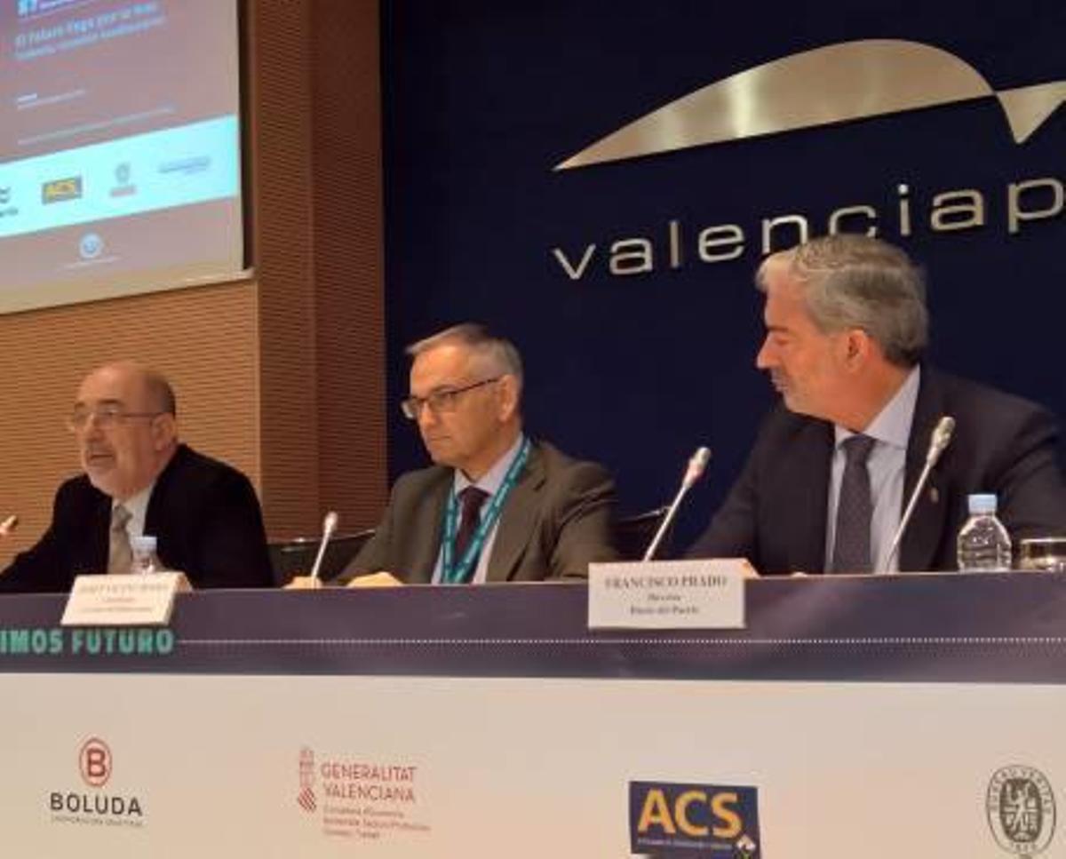 Pedro Coca, J. V. Boira y F. Prado.