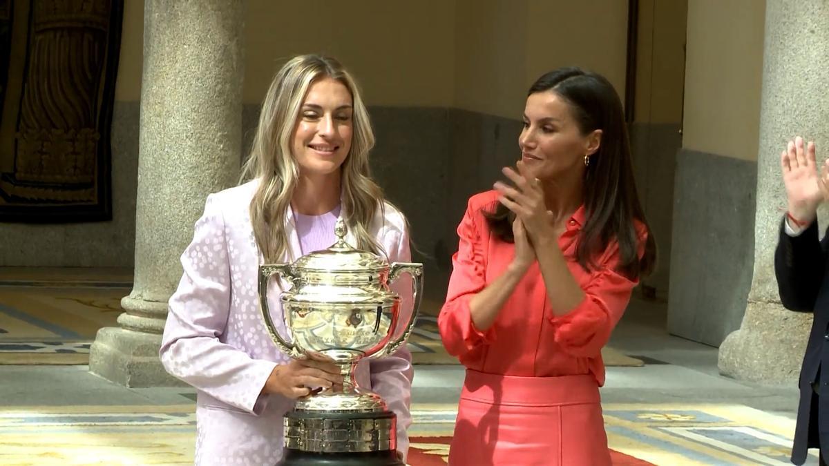 Alexia Putellas y doña Letizia en los Premios Nacionales del Deporte