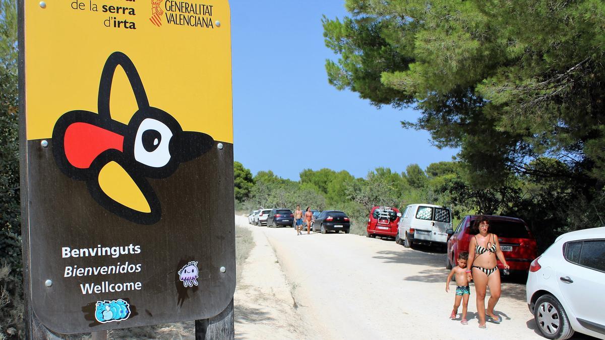 Imagen de la pista forestal que da acceso al parque de la Serra d&#039;irta