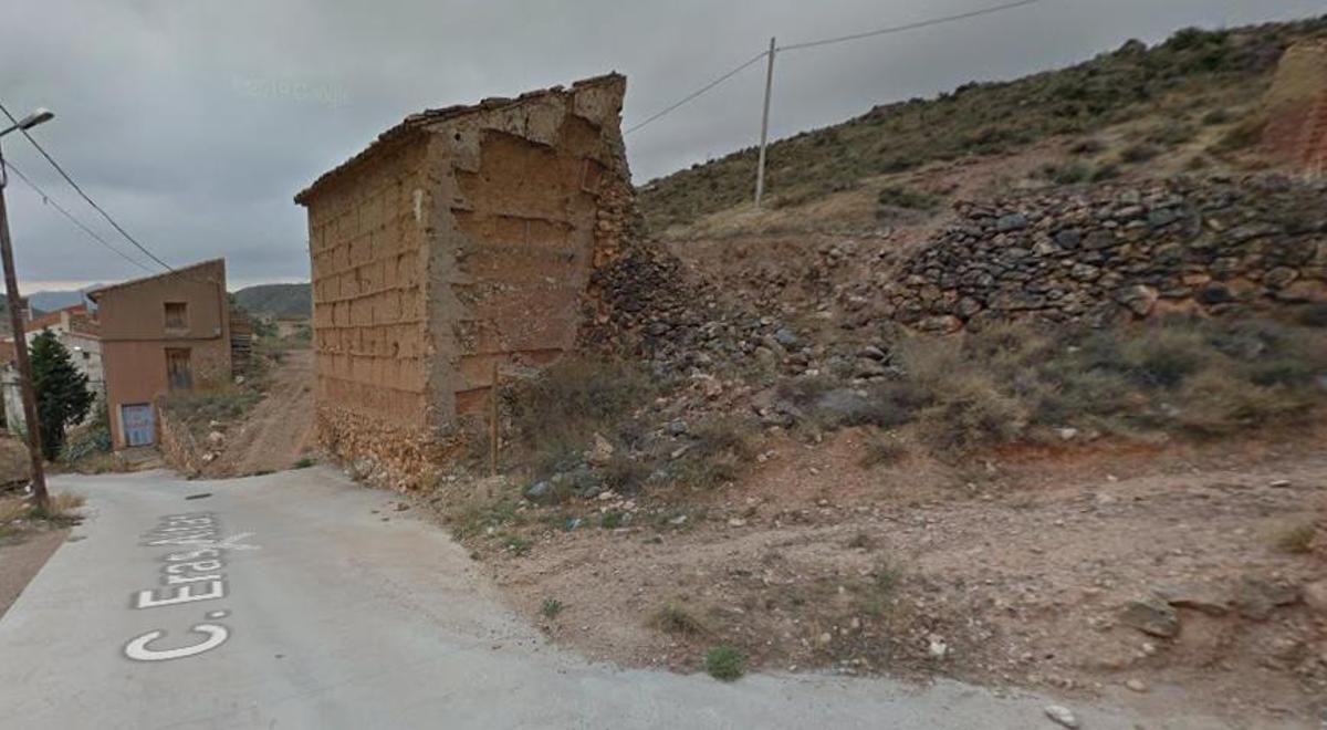 El pajar donde se llevan a cabo las obras de demolición