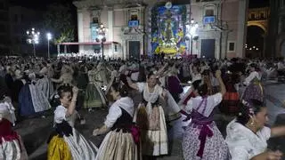 El ansia por bailar ante la Virgen obliga a la JCF a establecer un concurso de méritos para participar en la "dansà"
