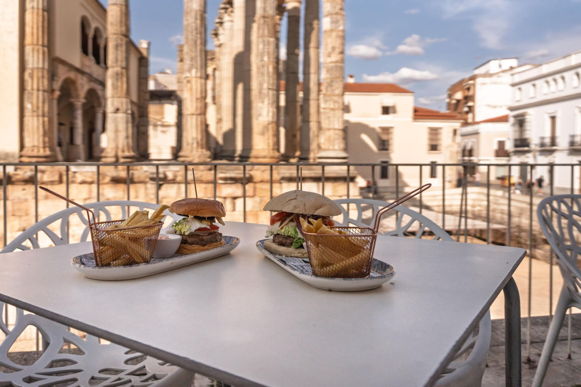 Fotogalería | Las mejores hamburguesas de Mérida a los pies del Templo de Diana