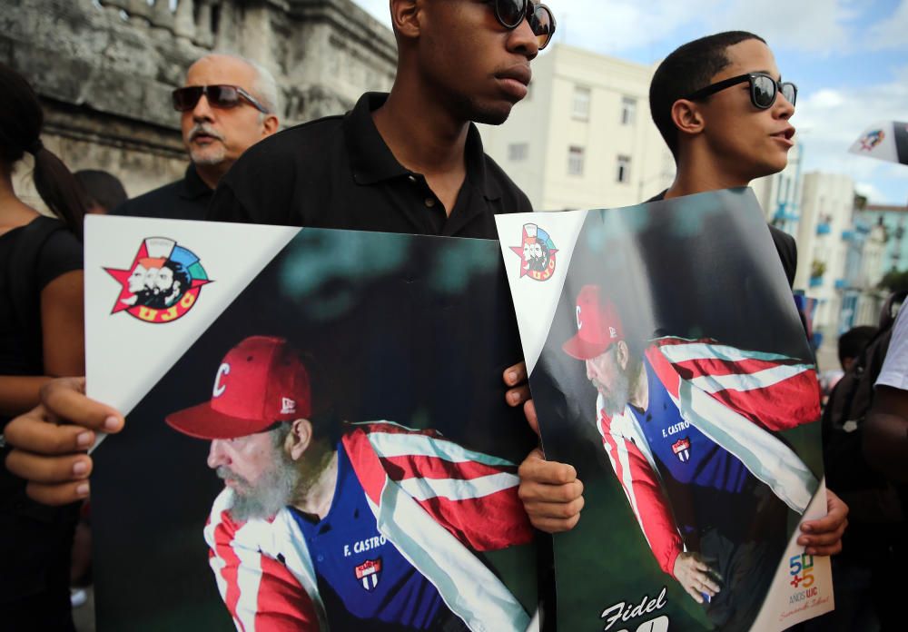 Los cubanos lloran la muerte de su líder