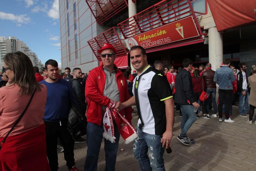 Así han vivido los aficionados del FC Cartagena el derbi