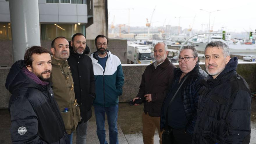 Benito, Alberto, Xulio, Constante, Hermindo, Diego y Gustavo, ayer en Vigo.
