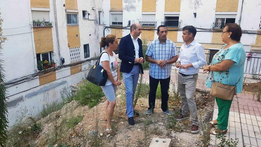 Francisco Conejo y José Bernal visitaron hace unos días la huella aún visible de los destrozos provocados por las fuertes lluvias de 2016.
