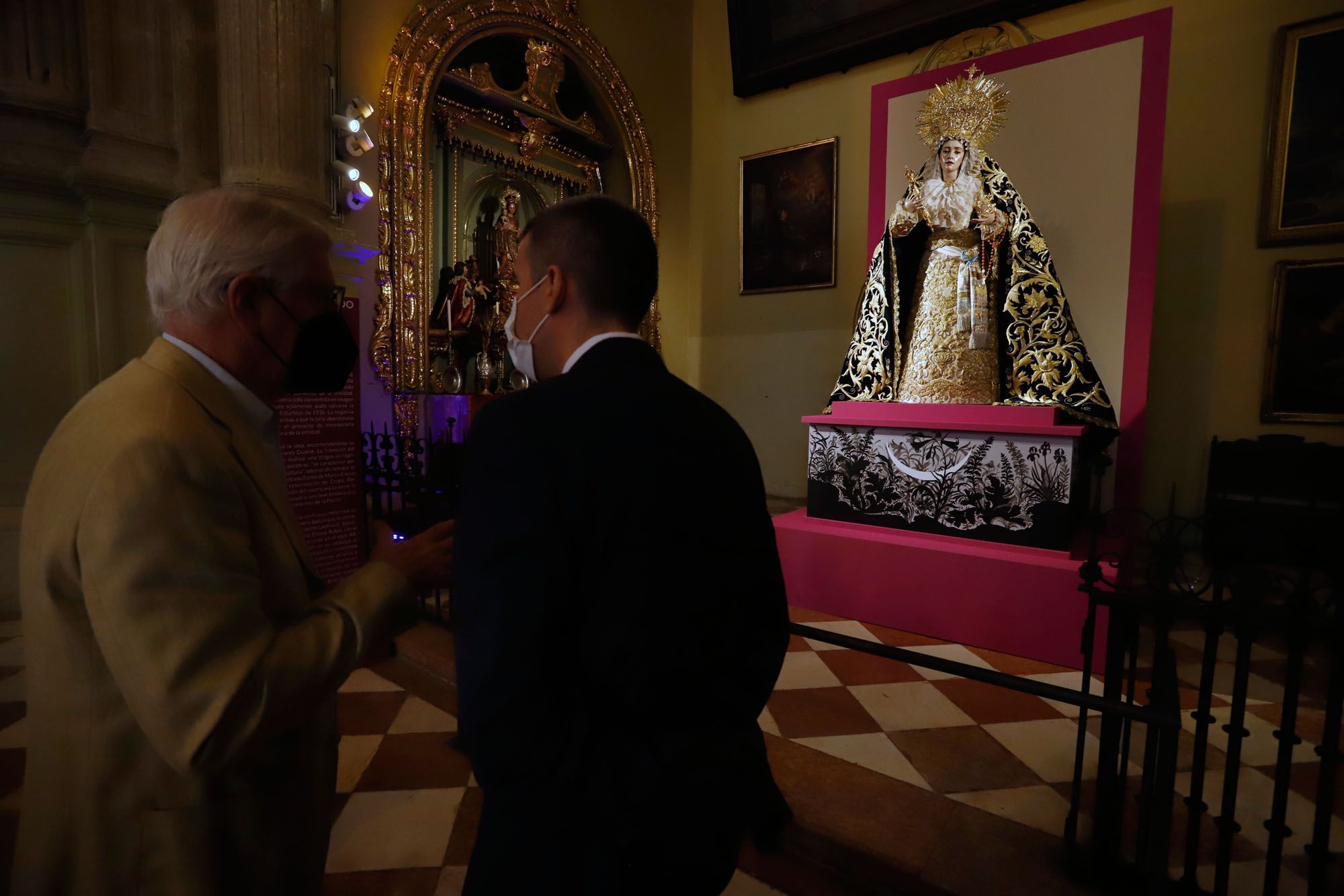 Las imágenes de la exposición 'El Verbo Encarnado' en la Catedral de Málaga