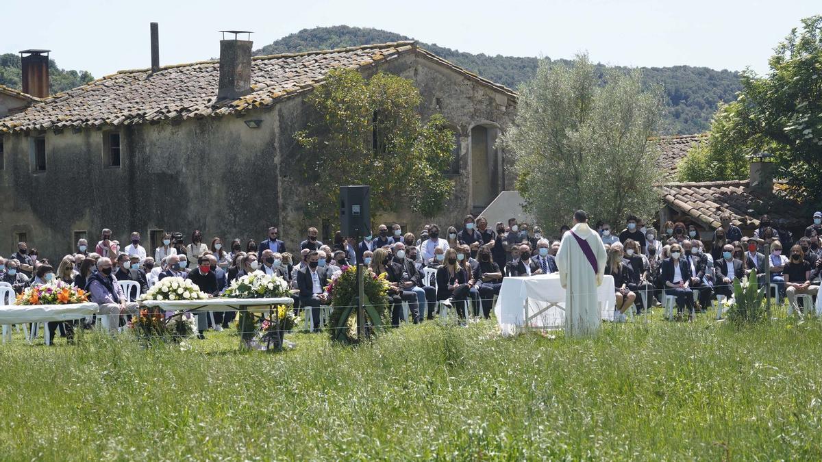 Compañeros y amigos despiden en Girona a Francesc Arnau