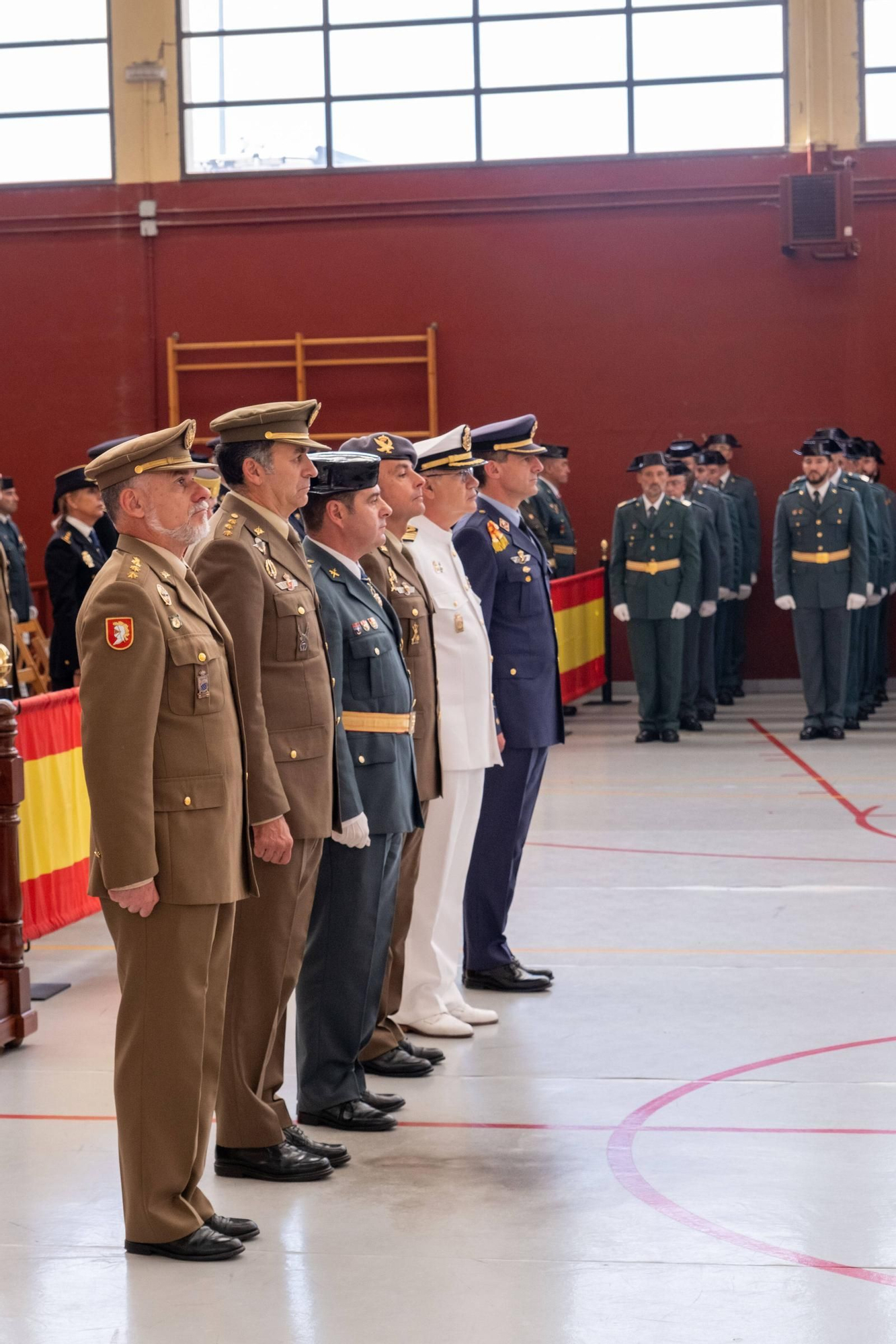EN IMÁGENES: Así fueron los actos en Oviedo del 179 aniversario de la Guardia Civil