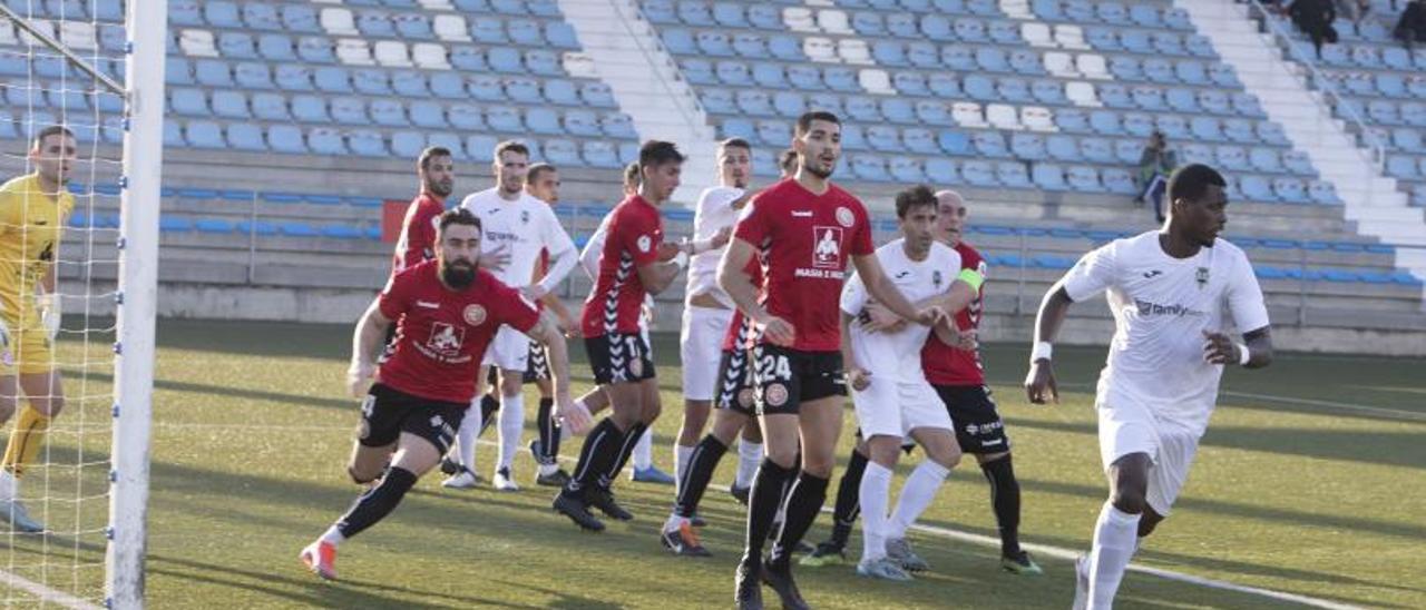 Imagen del partido celebrado contra el Jove Espanyol de Sant Vicent en marzo de 2021. | PERALES IBORRA