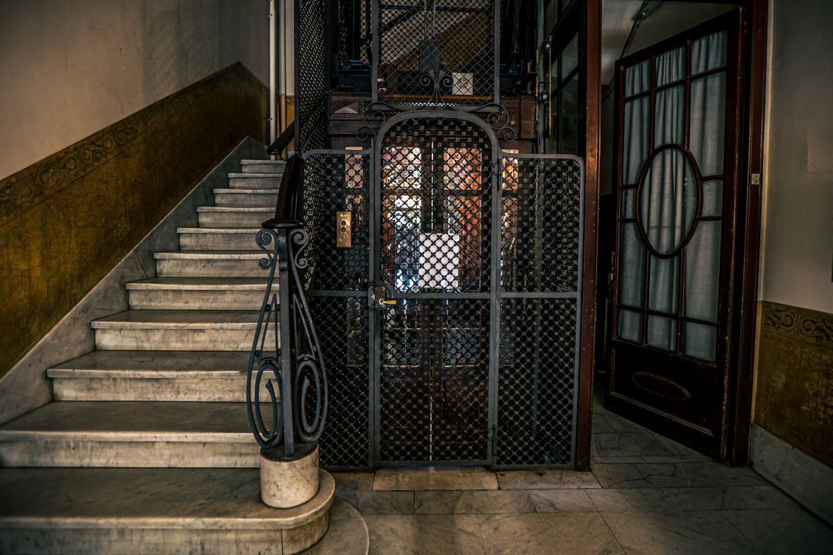 Ja està en vigor: els ascensors dels edificis hauran de passar una altra inspecció que pot suposar un cost elevat per als  veïns