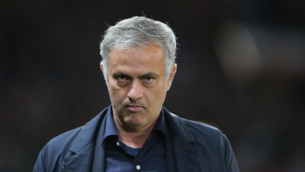 Mourinho en el partido de Champions contra el Valencia