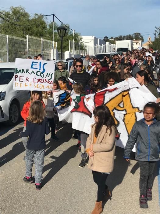 Manifestación para reclamar un nuevo colegio en Sant Ferran