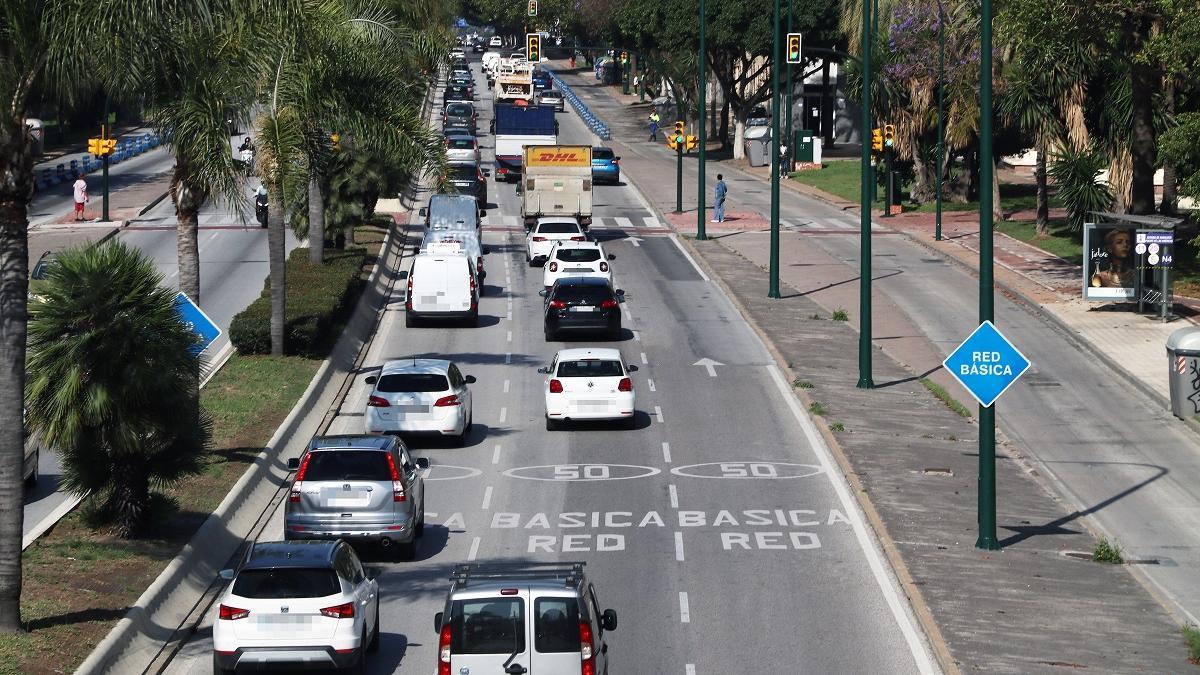 Tráfico en la avenida de Andalucía.