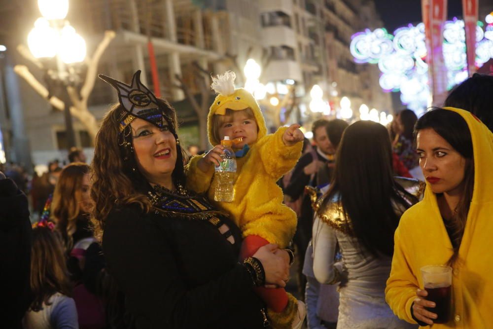 La Rambla de Alicante se llena de disfraces por el Carnaval 2019