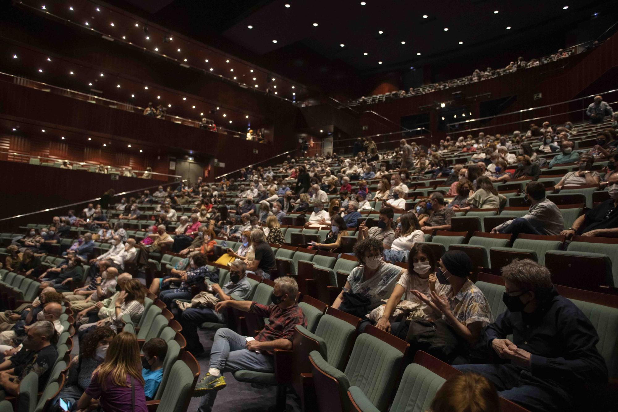 Así fue la actuación de María del Mar Bonet y Borja Penalba en el Gran Teatre de Xàtiva