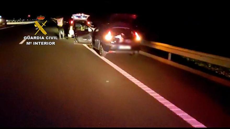 Momento de la detención de un integrante de la banda de El Melillero en Aljucén (Badajoz).