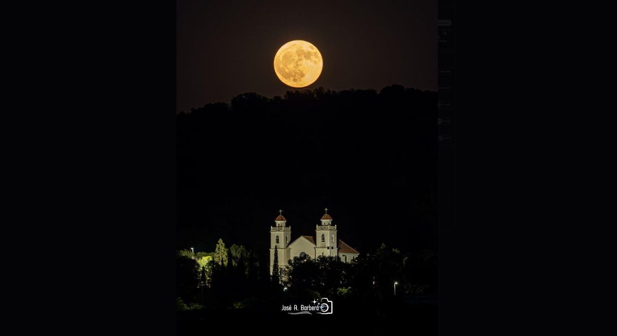 Luna del ciervo captada en Benejúzar.