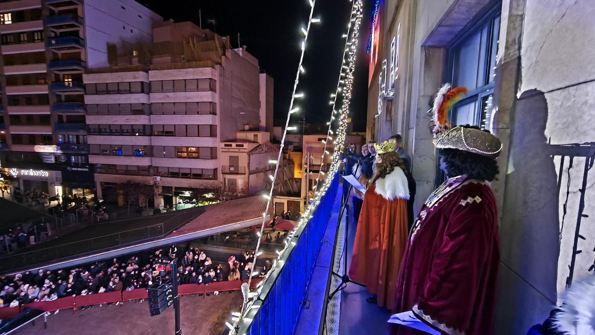 Fotogalería I Las imágenes de la Cavalcada de Reis de Vila-real Fotogalería I Las imágenes de la Cavalcada de Reis de Vila-real