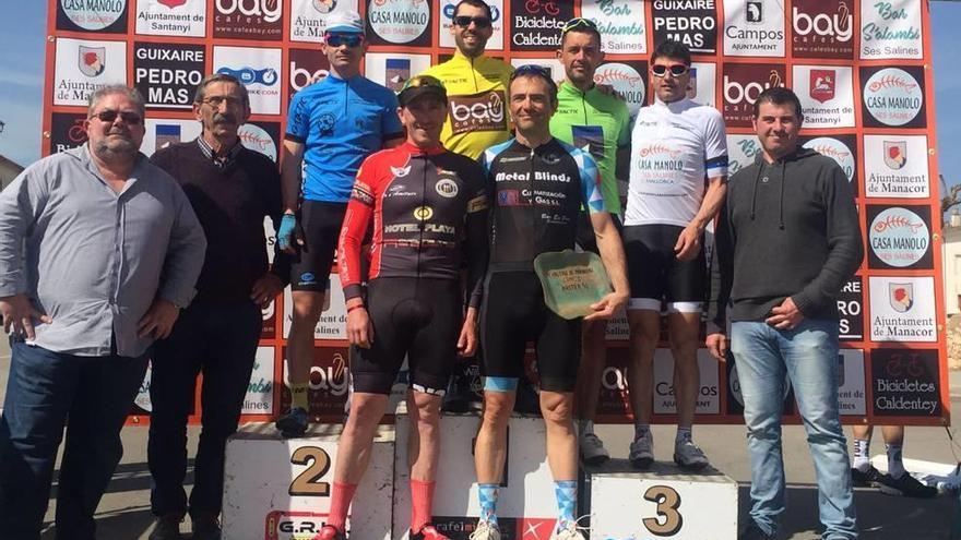 Podio de Campos con los premiados en la segunda etapa de la V Challenge de Primavera.