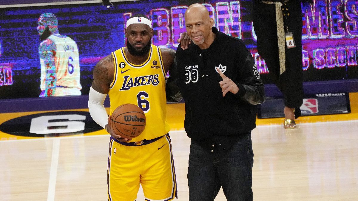 Kareem Abdul-Jabbar, junto a LeBron James