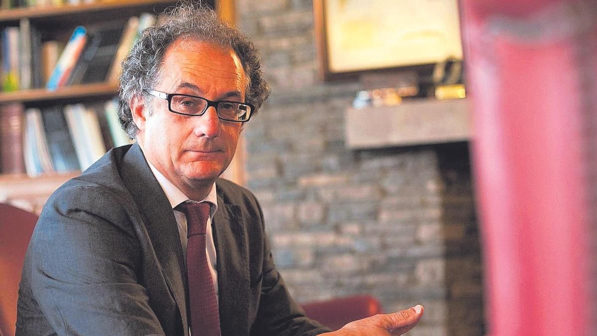 Carlos Monasterio, en su despacho.