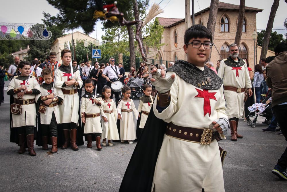 Los niños se convierten en los protagonistas del segundo día de las Fiestas de Moros y Cristianos con el Desfile Infantil.