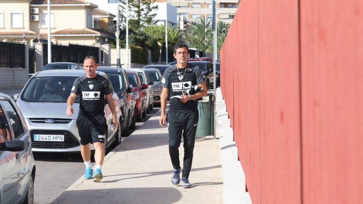 Alberto Gallego y Nino, a su llegada al Martínez Valero para dirigir el entrenamiento