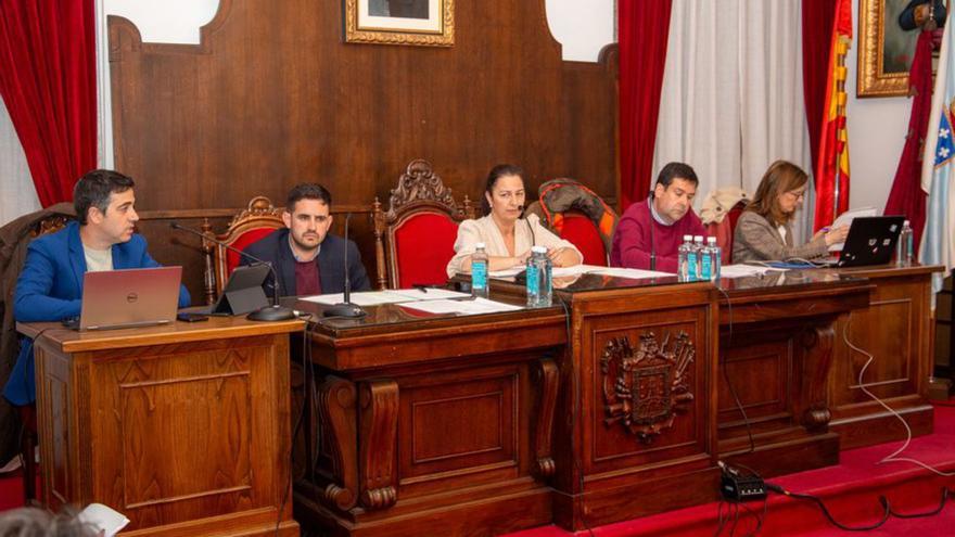 La alcaldesa en un pleno de Betanzos. | | GERMÁN BARREIROS / R. AGENCIA