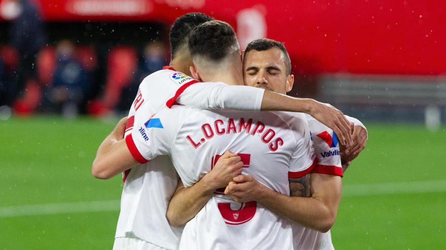 Los jugadores del Sevilla celebran uno de sus tantos al Getafe