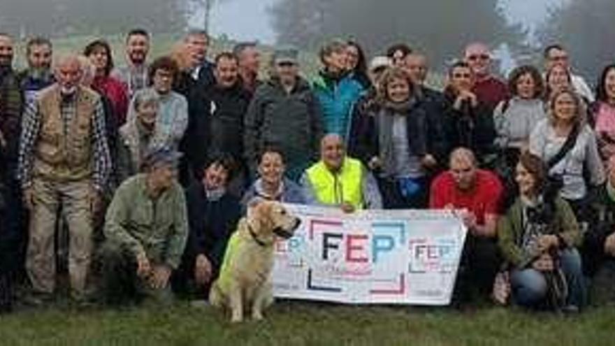 Foto de familia de los participantes.