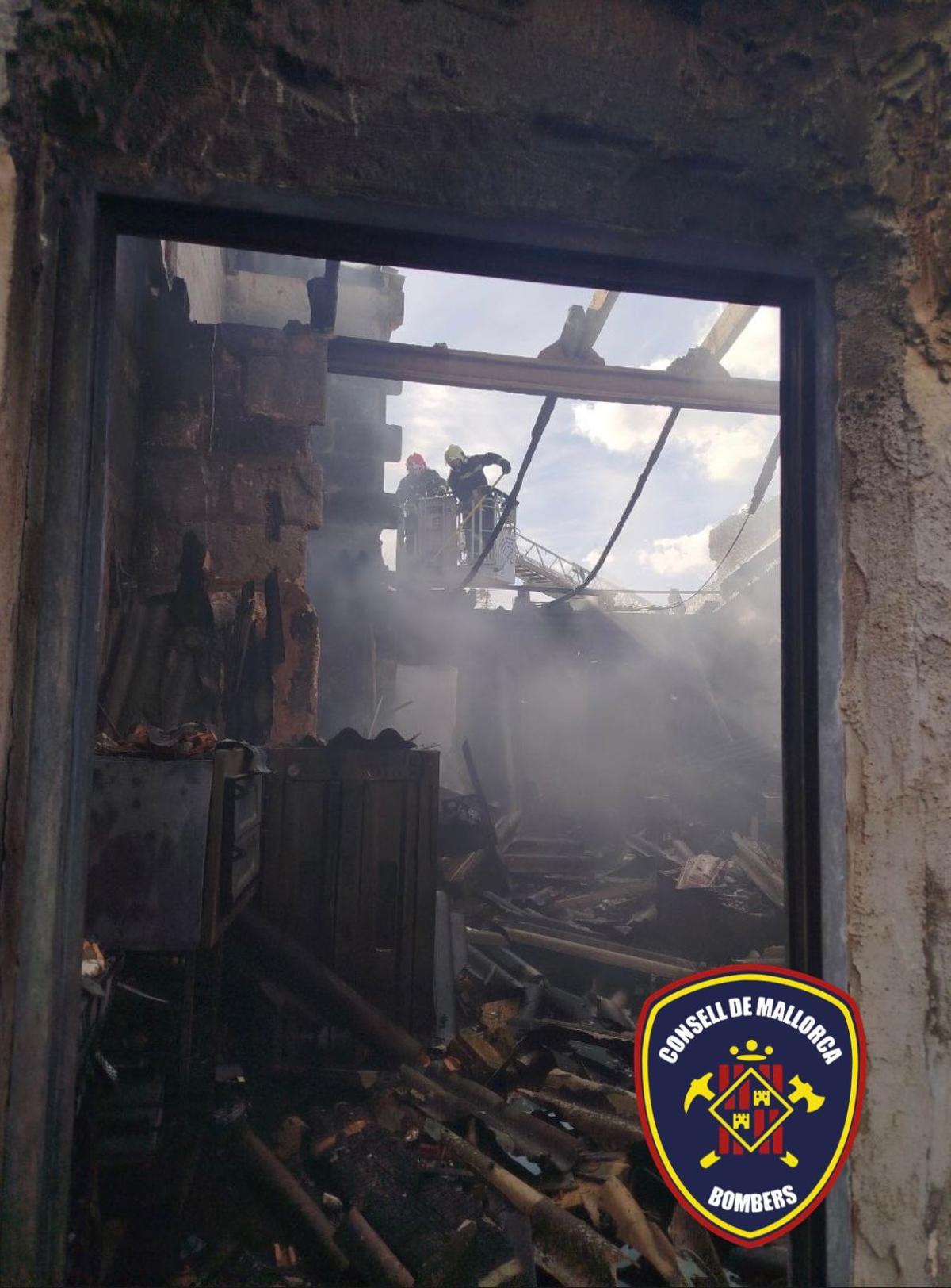 Incendio en un almacén de Manacor