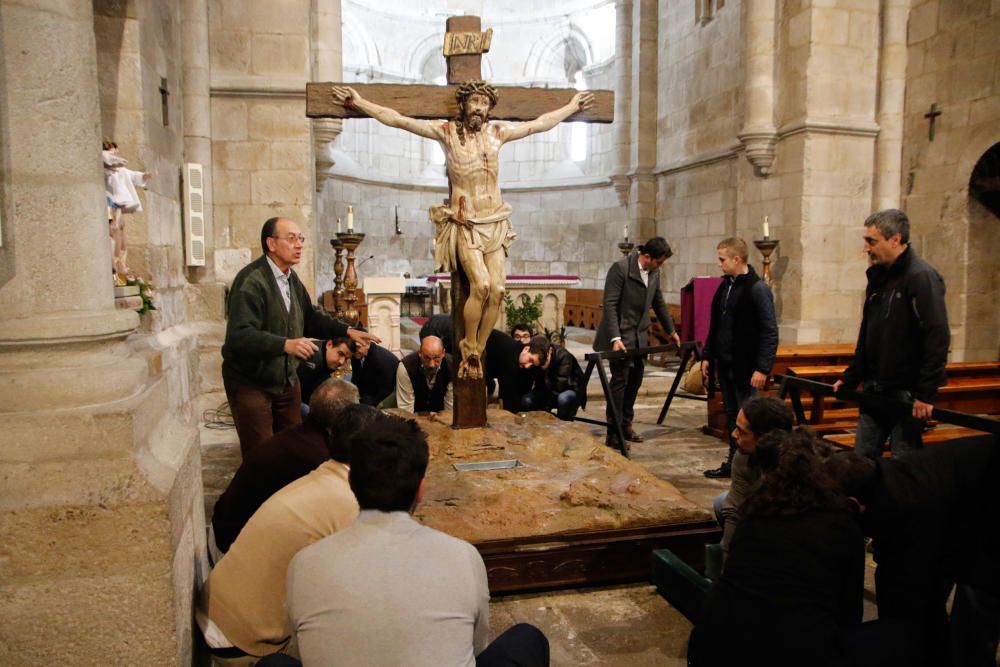 El descenso del Cristo de la Agonía