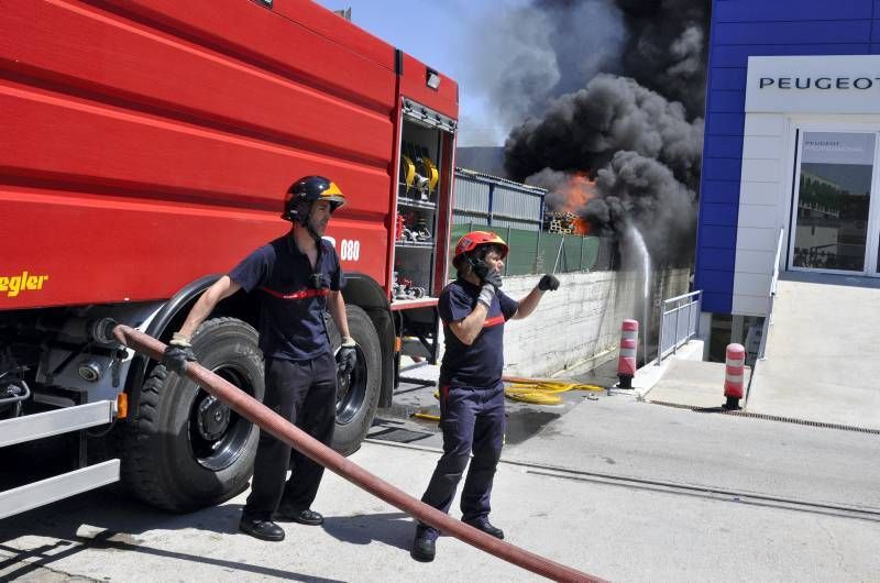 Fotogalería: Incendio en el polígono de Cogullada