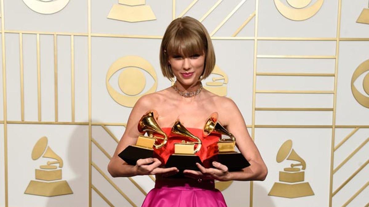 Taylor Swift se lleva tres galardones en los Grammy 2016