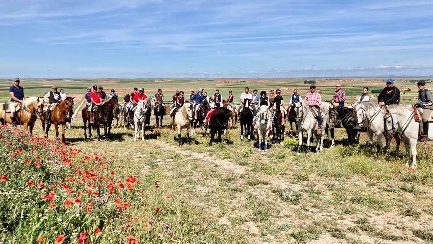 Encuentro de caballistas en Torres del Carrizal