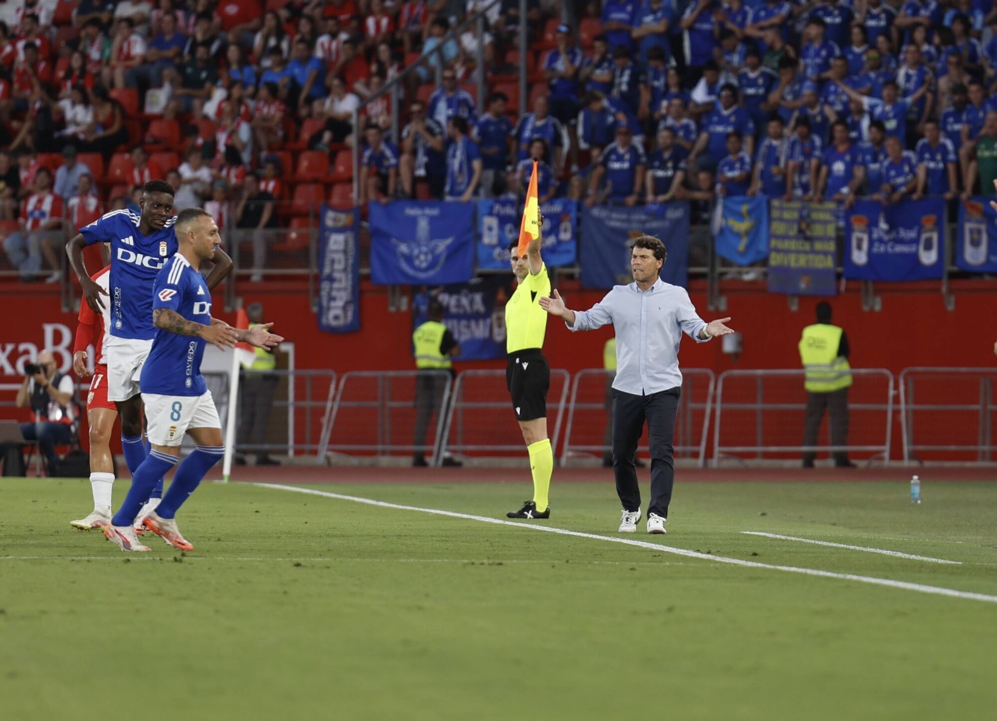 Así fue el primer partido del play-off entre el Almería y el Real Oviedo 
