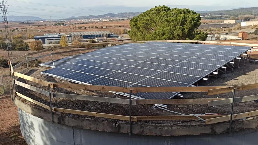 Sant Fruitós proveeix de plaques fotovoltaiques les instal·lacions d’aigua potable del municipi