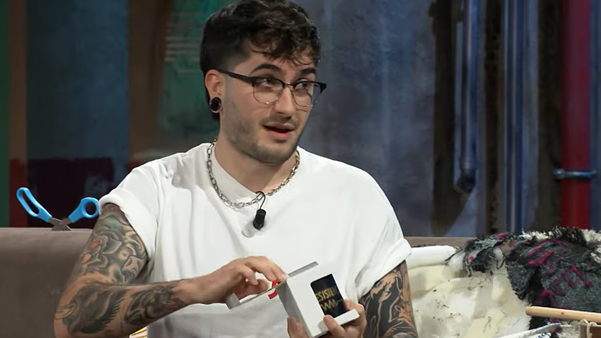 Wismichu torna a ‘La resistencia’ i Broncano es venja: «Si poses aquí la tassa, la trenco» Wismichu torna a ‘La resistencia’ i Broncano es venja: «Si poses aquí la tassa, la trenco»