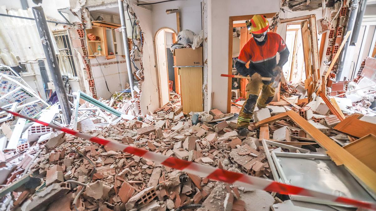 Interior de la vivienda de Torrevieja tras la explosión