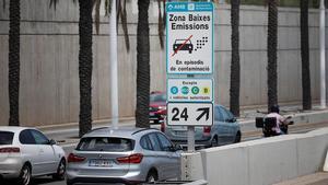 Los coches con etiqueta B y C dejarán de circular, pero ¿sabes a partir de cuándo?