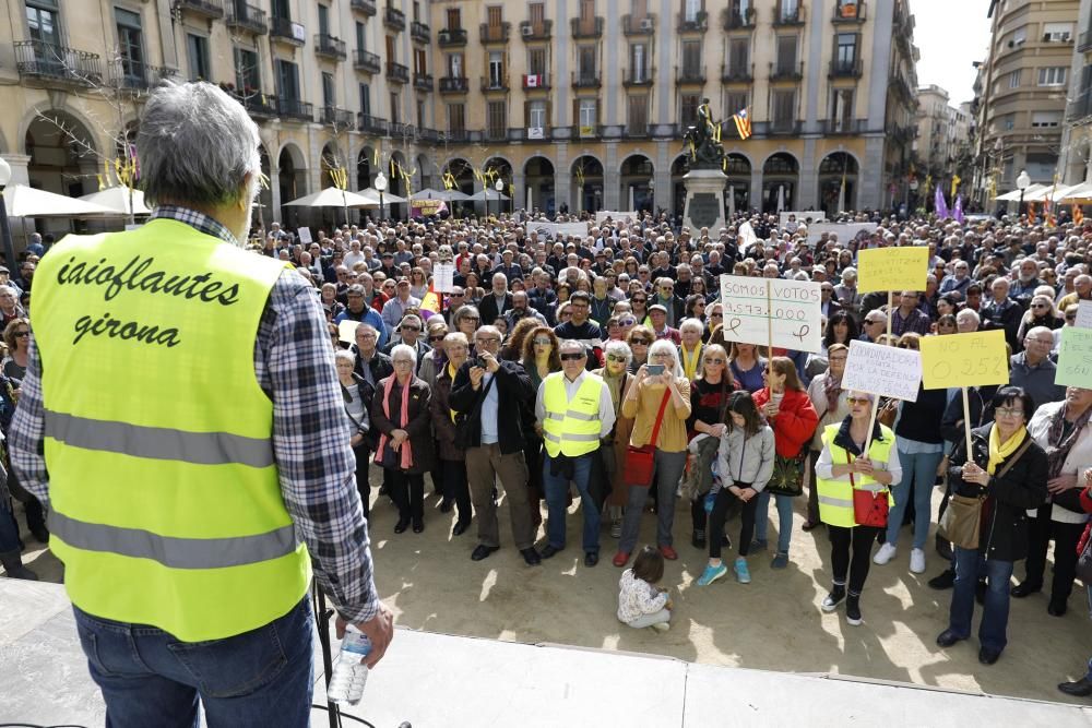 Més de 2.000 gironins es mobilitzen contra «l'estafa» de les pensions