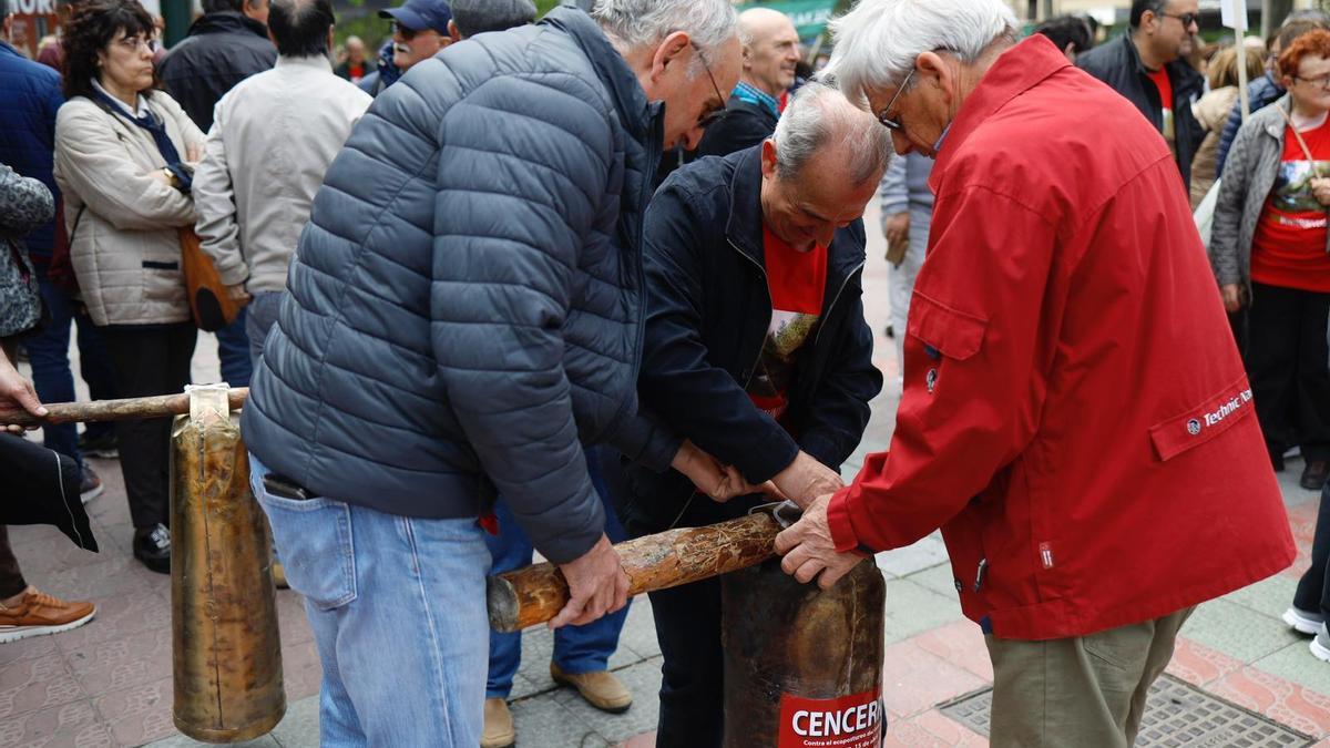 Fotogalería | Manifestación contra la tala masiva de árboles en los Montes Universales