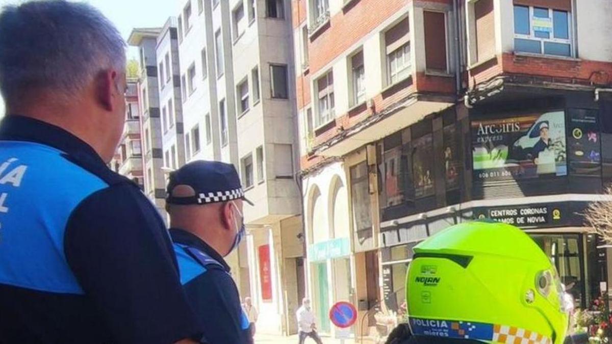 Agentes de la Policía Local de Mieres.