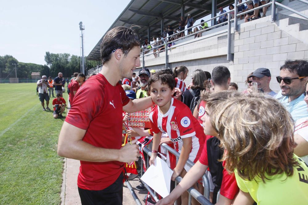 Entrenament de portes obertes del Girona FC a l'Escala