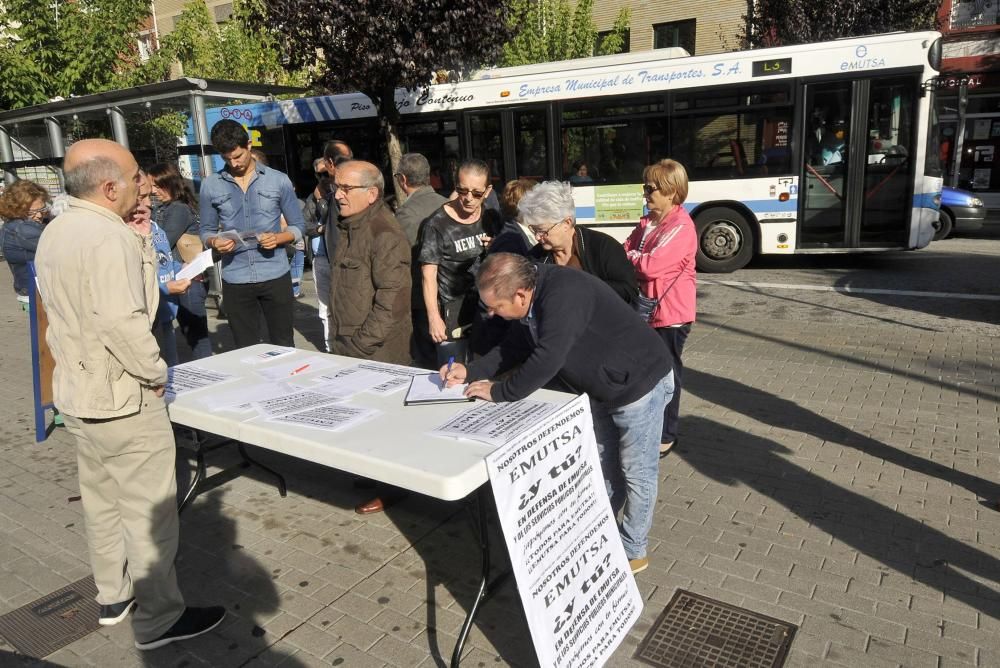 Recogida de firmas en Mieres en defensa de Emutsa