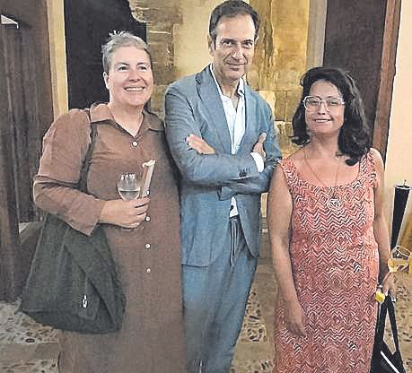 María Uribe, Pedro Vidal y Mónica Galván.