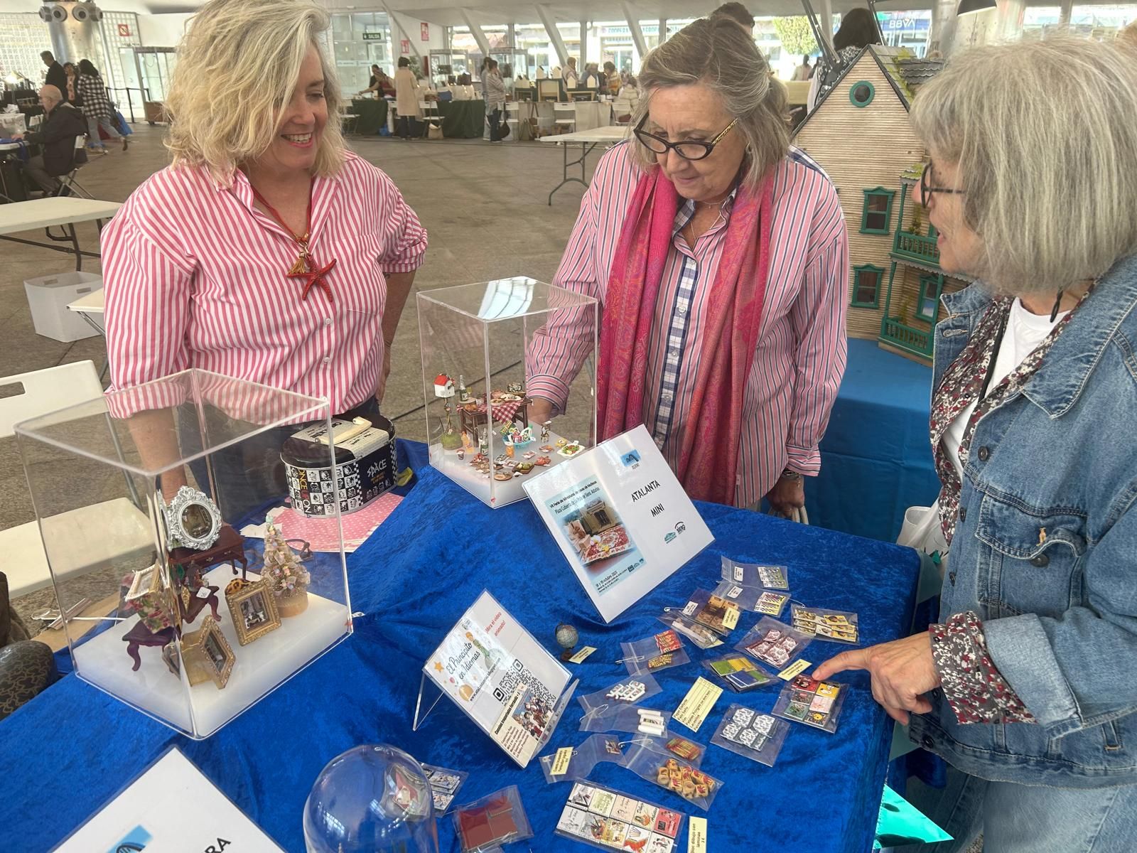 Feria de miniaturas de casas de muñecas en Pola de Siero